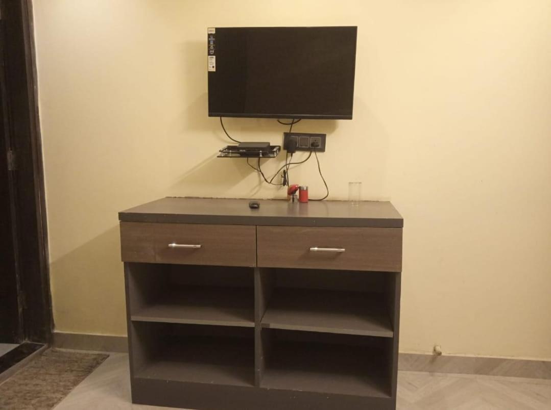 Hotel Kritika Greater Noida Ngoại thất bức ảnh