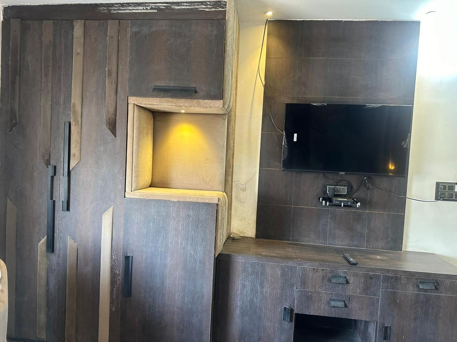 Hotel Kritika Greater Noida Ngoại thất bức ảnh